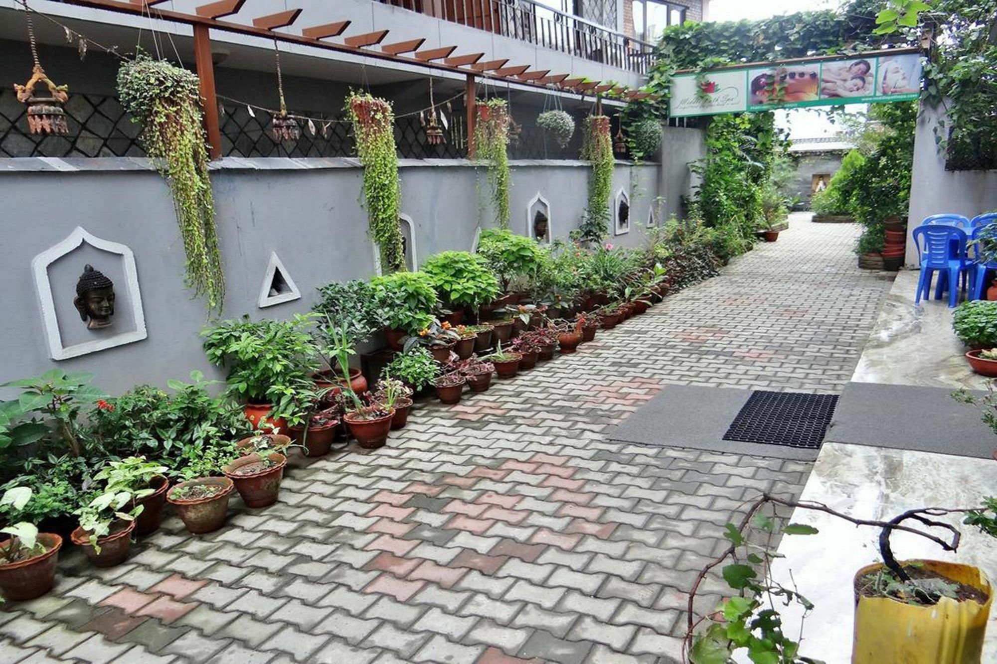 Silver Sky Hotel Pokhara Dış mekan fotoğraf